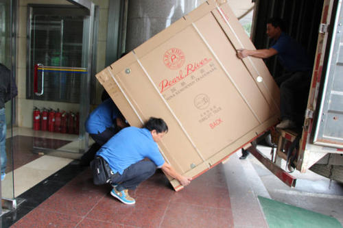 乌尔禾钢琴贵重工艺品无忧运